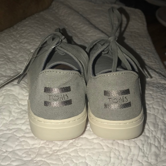 NWT TOMS Lenox canvas sneaker - Picture 4 of 6